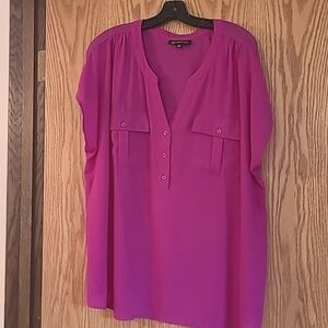 Attractive women's top.  Fuschia.